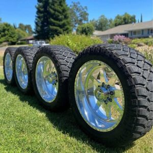 Pretty much brand new 35x12.5 tires on 22x10 American forces no curb rash no scratches 8x6.5 .