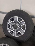 18in OEM Ford f350 superduty wheels  275/70/18 Bridgestone dueler all terrain tires  Wheels are 20in OEM wheels off a 2025 ford f350 superduty. - Image 3
