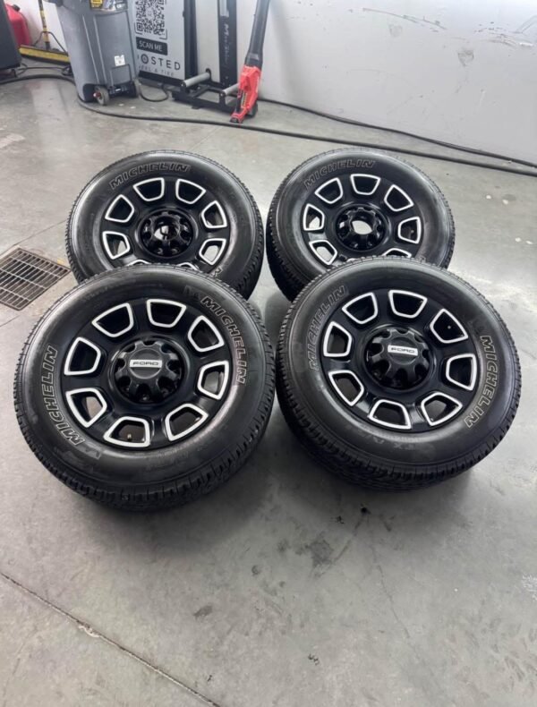 23eb0df5-fa2d-4ded-a6f5-e2a7c6538be2-600x790-1 20in OEM ford f350 Platinum wheels 275/65/20 michlean at2 tires Wheels are 20in OEM wheels off a 2023 ford f350 platinum package.