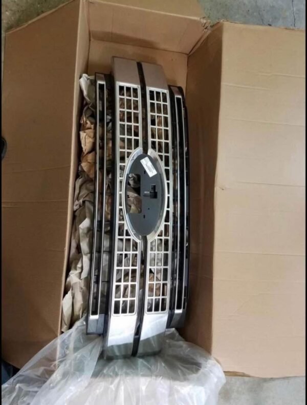 35feddff-bb92-4381-babc-151f353b8813-600x790-1 2018 f250 platinum grille excellent condition will ship this fits 2017-19 f250 f350 f450 and f550 .
