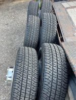 F350 Platinum Ultimate Dually truck with less than 75 miles on it. Literally brand new with lug nuts, all center caps and all 6 TPMS sensors. - Image 3