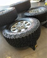 2024 f250 f350 OEM 18in wheels/305/70/18 wrangler tires - Image 4