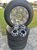 2020 ford f350 Platinum wheels 20 inches in New condition .