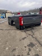 2023-2024 Brand new super duty bed 8ft. bed comes with led tail lights and fully loaded tailgate with back up camera. - Image 7