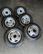 BRAND NEW 2025 f350 Dually OEM 17in wheels/245/75/17 Michelins - Image 10
