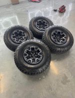 17in OEM ford raptor R OEM beadlock wheels 37x12.50r17 BFGoodrich KO2 tires  Wheels are 17in OEM wheels, off a 2025 ford raptor R, very hard to find wheels, - Image 9