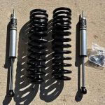F250/F350 Icon Leveling Kit Lightly used Icon Leveling Kit with 2 Brand New 2.0 Icon front shocks. - Image 2