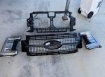 Ford f250-350-450-550. 2017-2019 Platinum Ford grill is upholstered the Wrap can be removed and it's new - Image 3