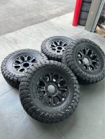 18in OEM f350 tremor wheels  38x13.50r18 Toyo open country m/t tires  Wheels are 18in OEM wheels off a 2022 ford f350 super duty, tremor package. - Image 4