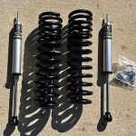 F250/F350 Icon Leveling Kit Lightly used Icon Leveling Kit with 2 Brand New 2.0 Icon front shocks.