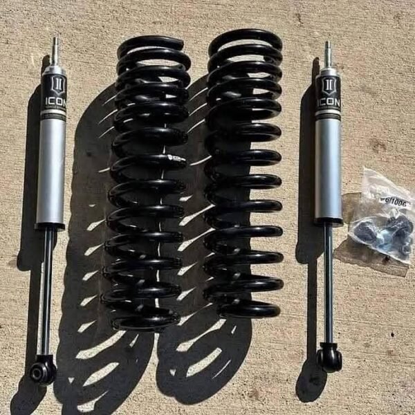 79b800cc-ea98-4f0f-b8f9-5af85dc6bbcd-600x600-1 F250/F350 Icon Leveling Kit Lightly used Icon Leveling Kit with 2 Brand New 2.0 Icon front shocks.