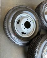 BRAND NEW 2025 f350 Dually OEM 17in wheels/245/75/17 Michelins - Image 6