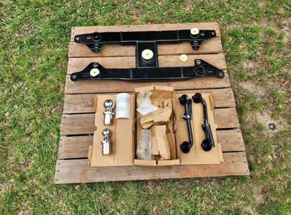 8b15f63e-a9f1-4c75-a261-225cfb86943d-600x443-1 2022 Ford f250 f350 f450 Superduty Gooseneck Hitch/5th wheel & Ball Kit