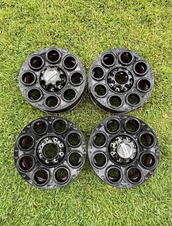 8c2a4781-c32c-45c5-a4cb-0f400f8d275d-600x788-1 F250 superduty. They are in perfect condition. No damage or scratches. Includes center caps and lug nuts. 8x170 lug will fit f250 and f350.