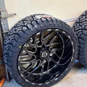 New 24x12 TIS 544BM 8x170  New 33x12.5r24 Venom R/T