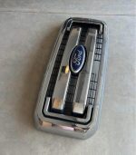 2011-2016 ford f250 f350 lariat grille. - Image 5