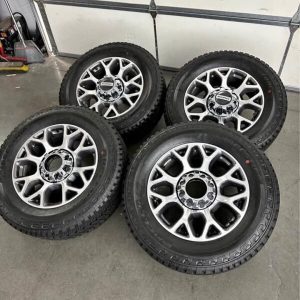 20in OEM f350 snowflake wheels 275/65/20 Bridgestone dueler a/t tires  Wheels are 20in OEM wheels off a 2024 ford f350 Powetstroke.