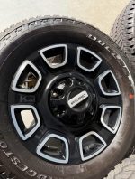 BRAND NEW LESS THEN 50 MILES 20in OEM ford f350 platinum takeoff wheels  275/65/20 Bridgestone dueler a/t tires - Image 4