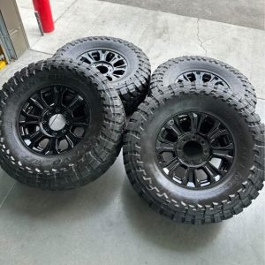 18in OEM f350 tremor wheels  38x13.50r18 Toyo open country m/t tires  Wheels are 18in OEM wheels off a 2022 ford f350 super duty, tremor package.