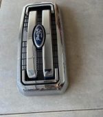2011-2016 ford f250 f350 lariat grille. - Image 4