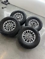 18in OEM f350 king ranch  35x12.50r18 Toyo open county at3 tires  Wheels are 18in OEM wheels off a 2022 ford f350 king ranch package. - Image 3