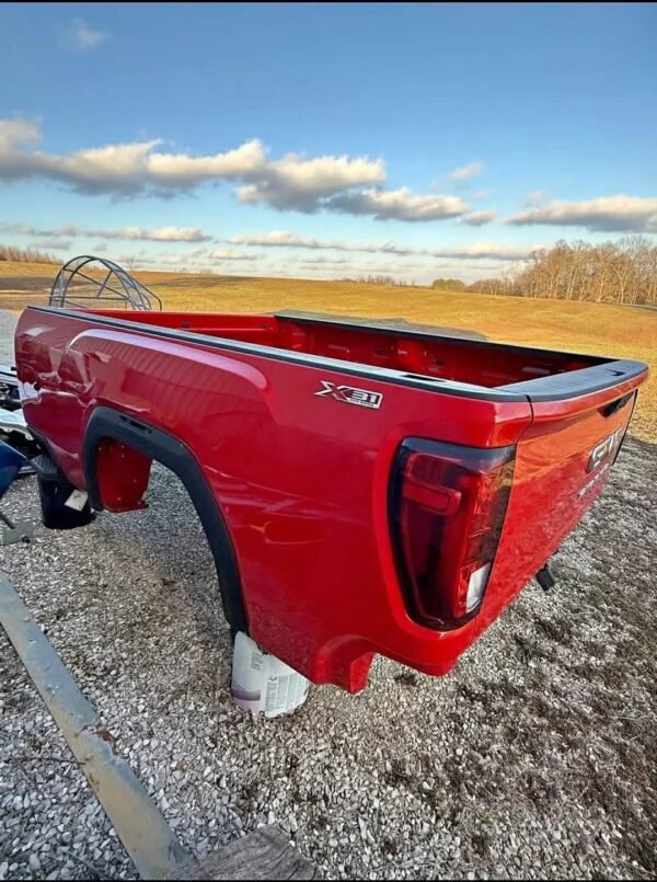 be44a4e5-1176-4f99-b966-b2ce97f3a2ad-600x805-1 2021 GMC Sierra 8ft Truck bed with taillights