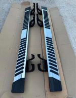 Factory Running Board. In perfect condition , fit on F-250 , F - 350 ,  F - 450 , crew cab 2017 - 2024 - Image 2
