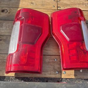 2018 Ford F250 taillights with blind spot
