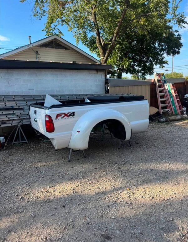 c13ad609-5b81-485c-8472-12abca4c0b01-600x771-1 2011-2016 Ford F-350 Super Duty Dually 8ft Bed w/ B&W GN Hitch"