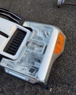 17-22 f250 headlights and grill (OEM) painted Oxford white in great conditions  Will sell separately - Image 5