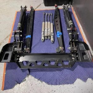 Pro Comp 6 inch four link lift kit, with Fox 2.0 shock, and Pro Comp rear traction bars and brackets. came off 2019 Ford F-250 fits 2016 and up.