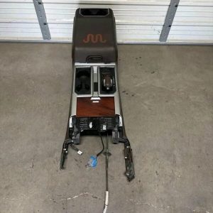 2017-2020 f250 f230 center console in good condition