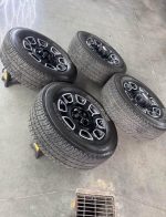 20in OEM ford f350 Platinum wheels  275/65/20 michlean at2 tires  Wheels are 20in OEM wheels off a 2023 ford f350 platinum package. - Image 3