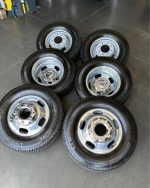 BRAND NEW 2025 f350 Dually OEM 17in wheels/245/75/17 Michelins