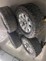 20in OEM F350 platinum aluminum wheels  37x13.50r20 Toyo open country r/t tires  Wheels are 20in OEM wheels off a 2022 ford f350 platinum package. - Image 9