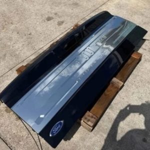 2017+ f250 f350 oem king ranch tailgate with cameras and step in good condition.‎