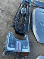 Front end pieces off of a 2021 Ford F250 Lariat. Hood, fenders, grill and LED Headlights. M7 paint code. - Image 5