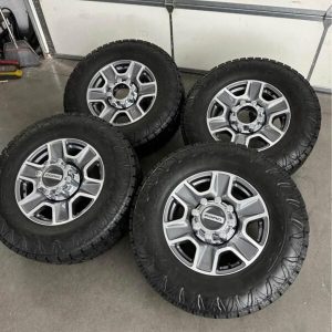 18in OEM ford f350 superduty 18in wheels 285/70/18 Nitto exo grappler tires  Wheels are 18in OEM wheels off a 2024 ford f350 superduty.